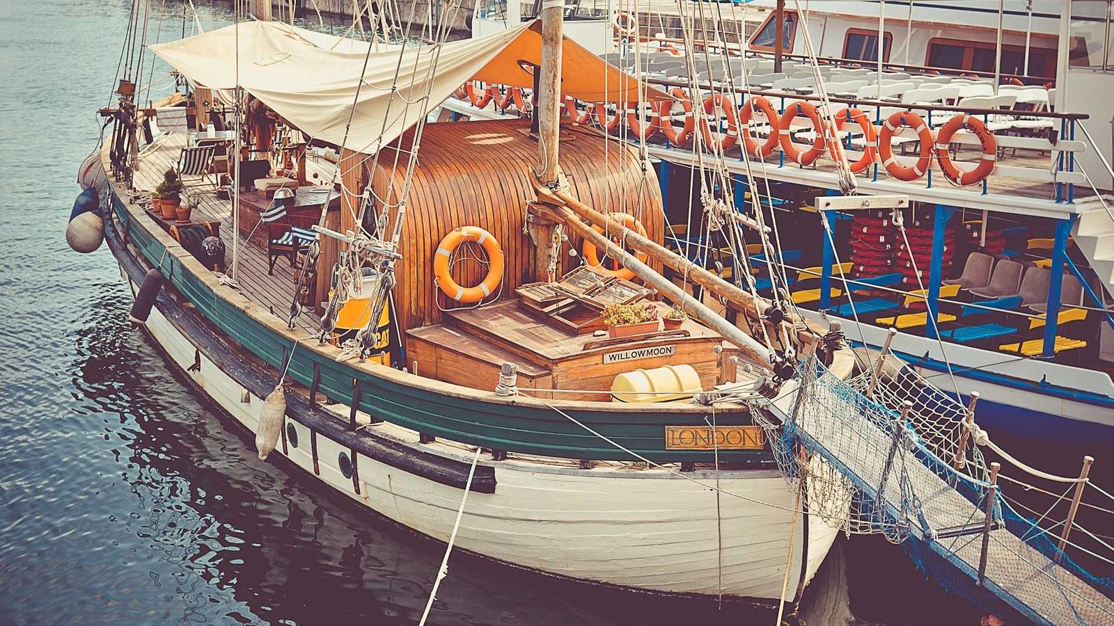 Dubai to London Flights Complete Route Guide